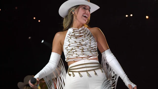 Lainey Wilson at Rogers Place